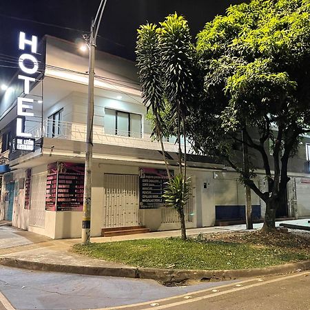 Hotel De Leon Estadio Medellin Ngoại thất bức ảnh