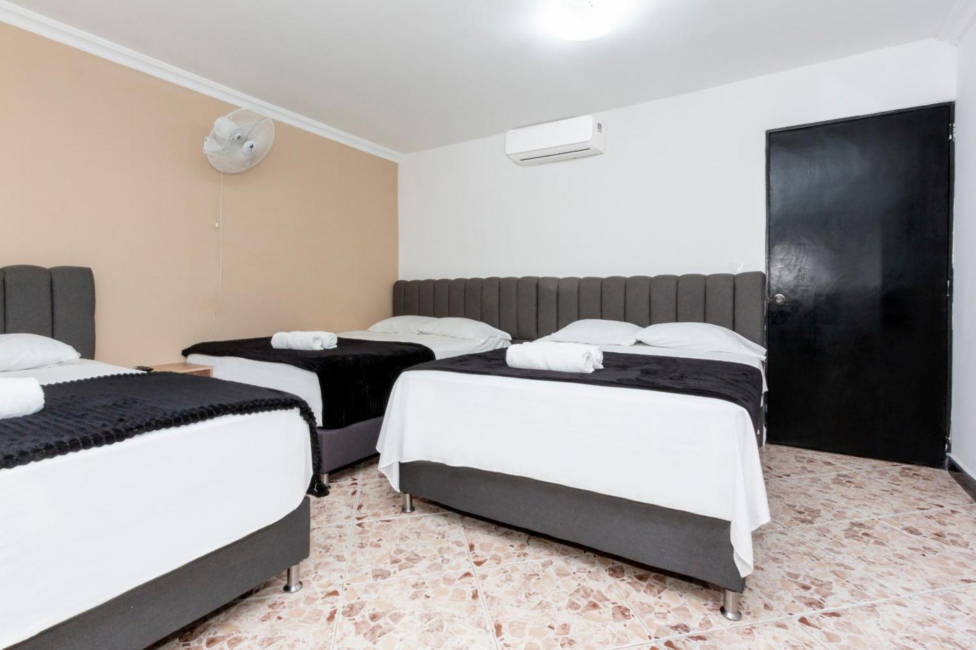 Hotel De Leon Estadio Medellin Ngoại thất bức ảnh
