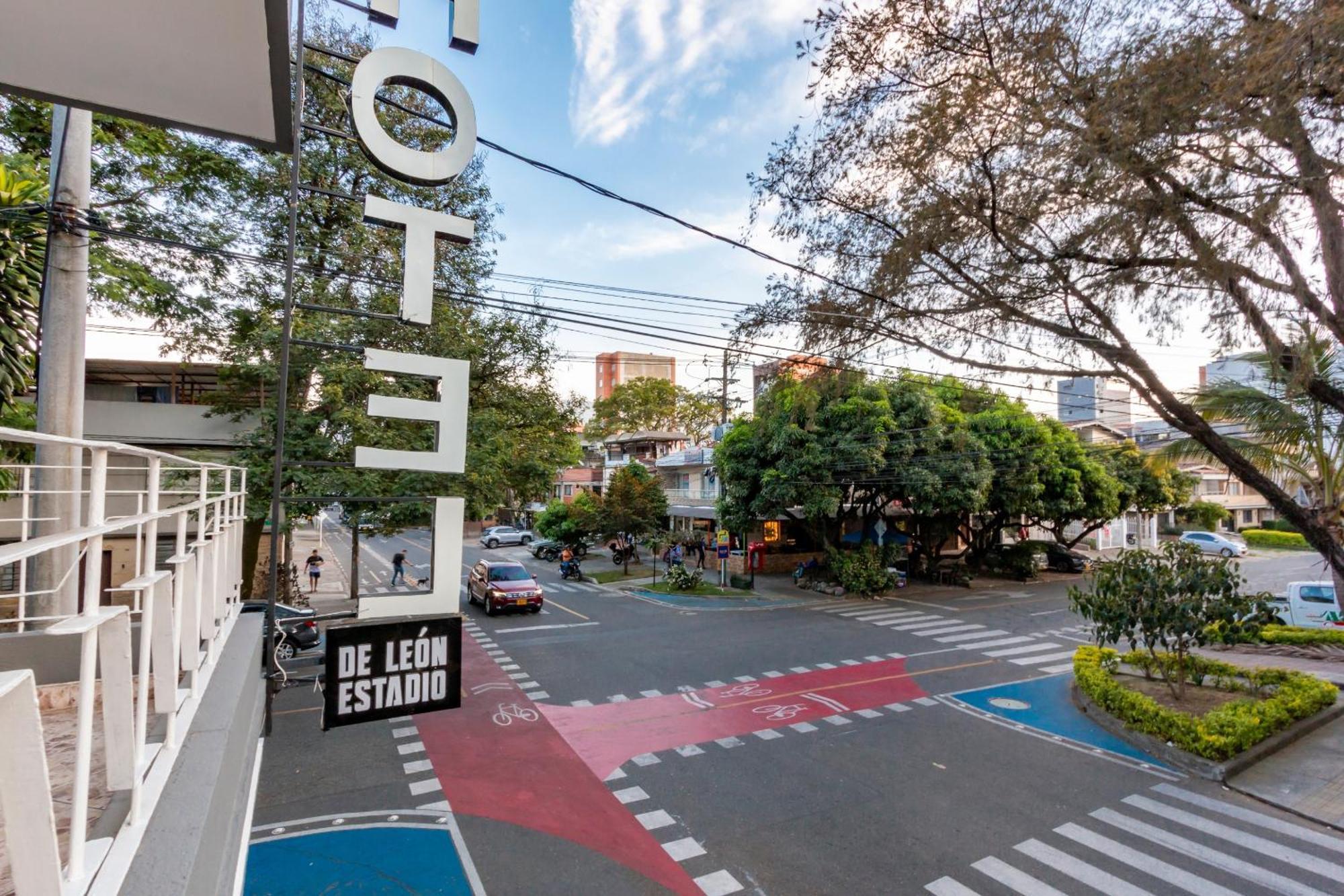 Hotel De Leon Estadio Medellin Ngoại thất bức ảnh