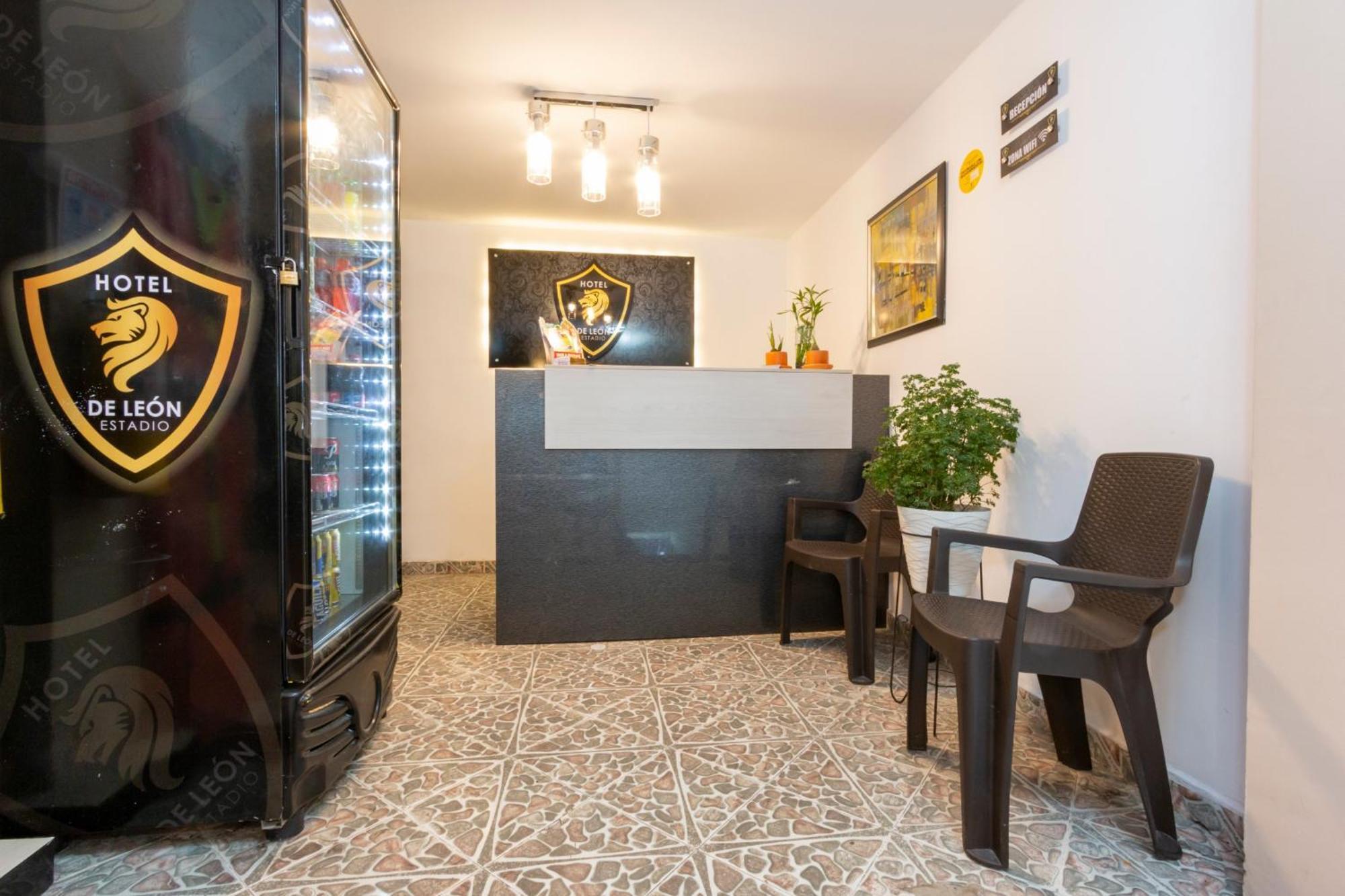 Hotel De Leon Estadio Medellin Ngoại thất bức ảnh