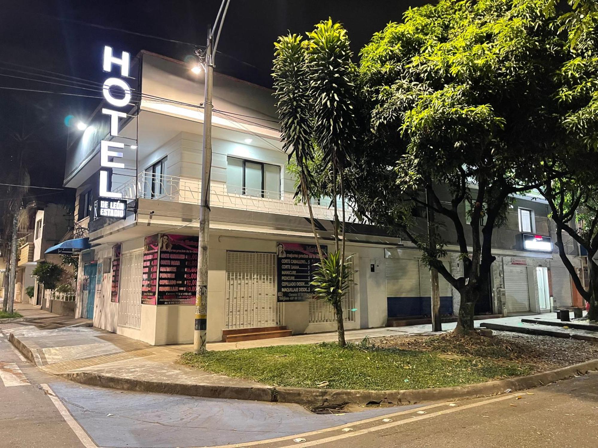 Hotel De Leon Estadio Medellin Ngoại thất bức ảnh
