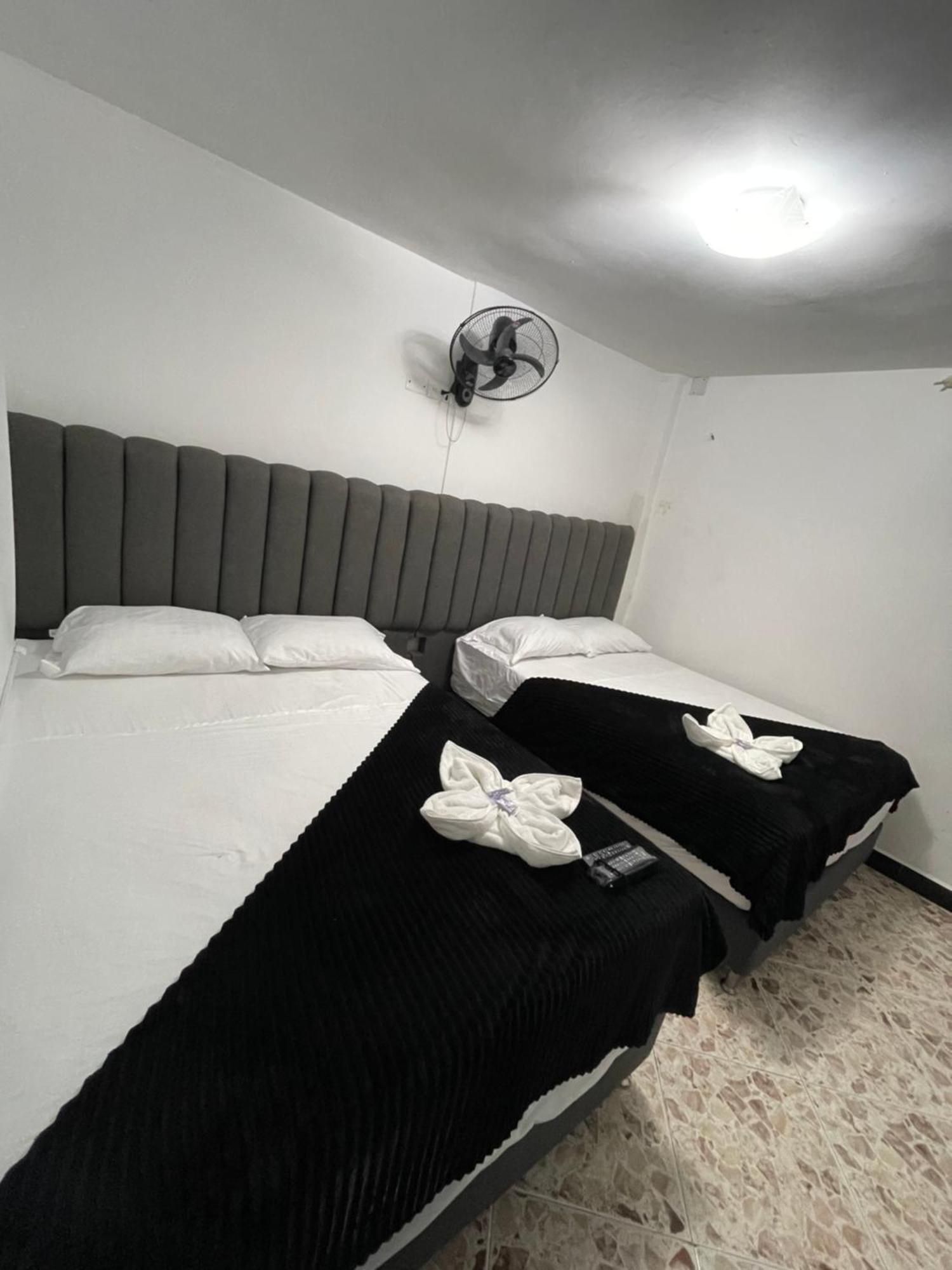 Hotel De Leon Estadio Medellin Ngoại thất bức ảnh