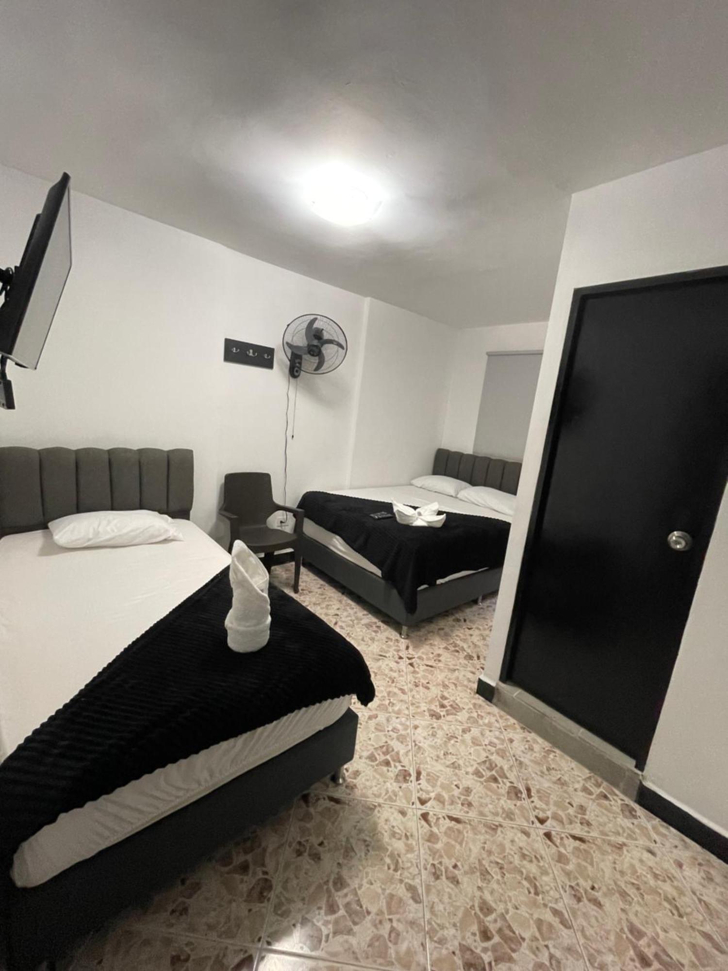 Hotel De Leon Estadio Medellin Ngoại thất bức ảnh