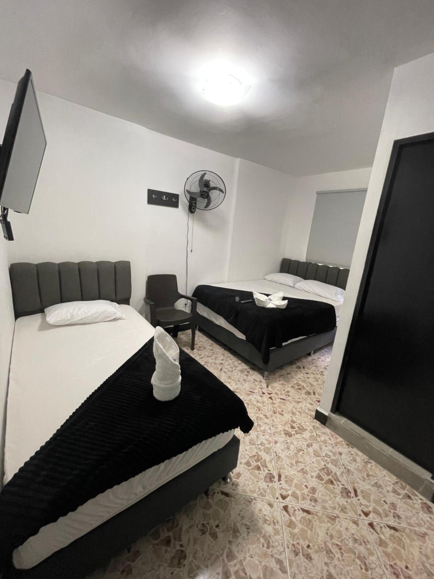 Hotel De Leon Estadio Medellin Ngoại thất bức ảnh