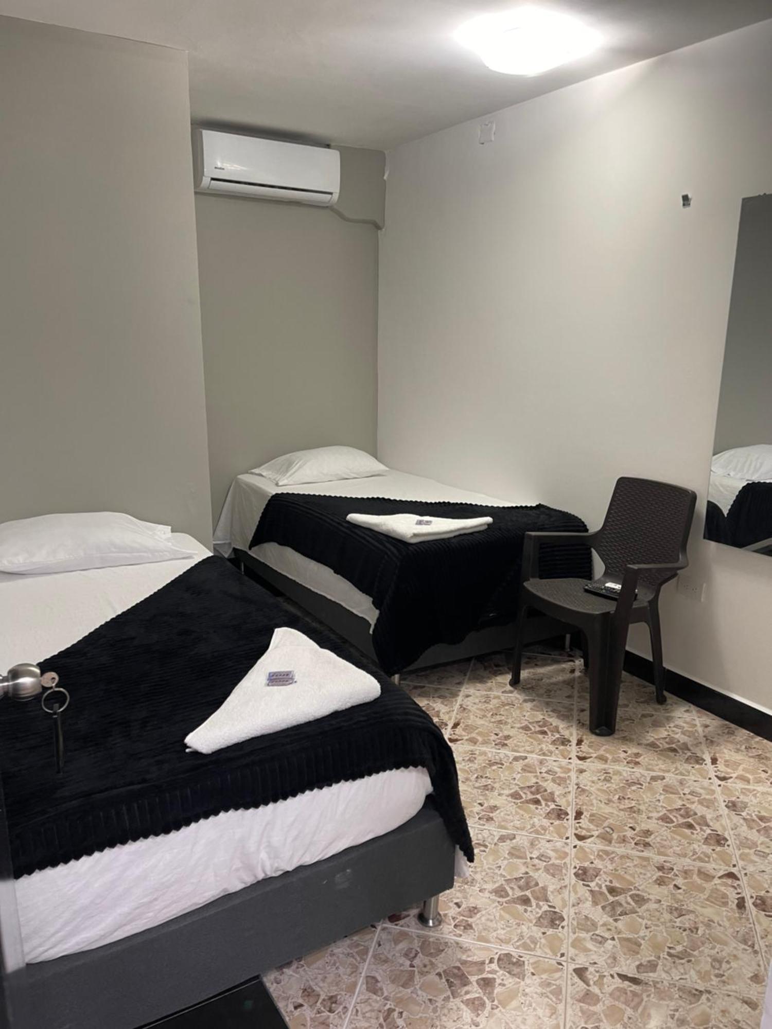Hotel De Leon Estadio Medellin Ngoại thất bức ảnh