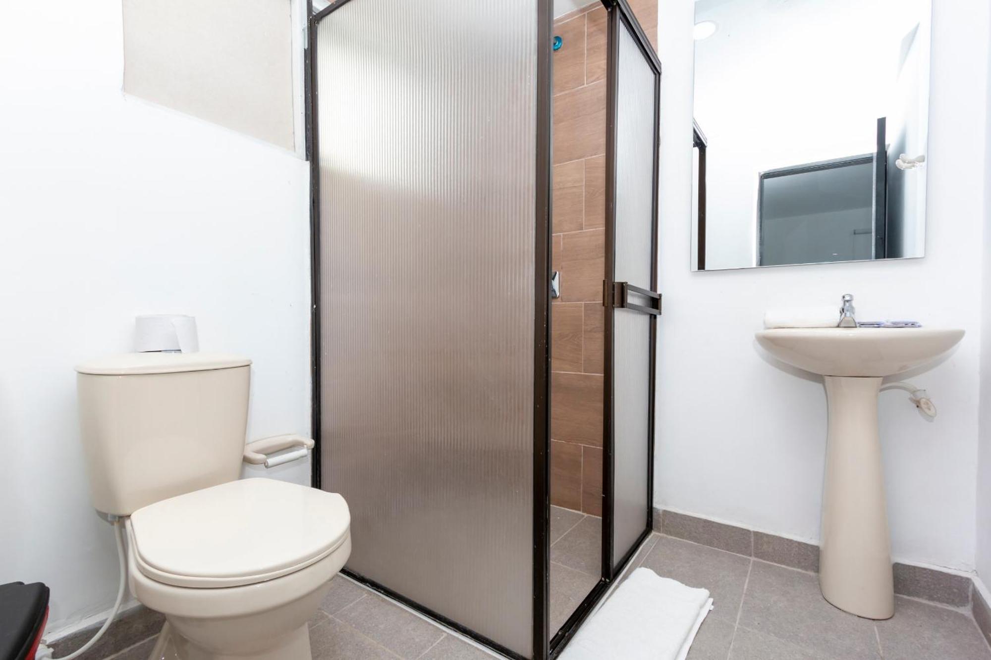 Hotel De Leon Estadio Medellin Phòng bức ảnh
