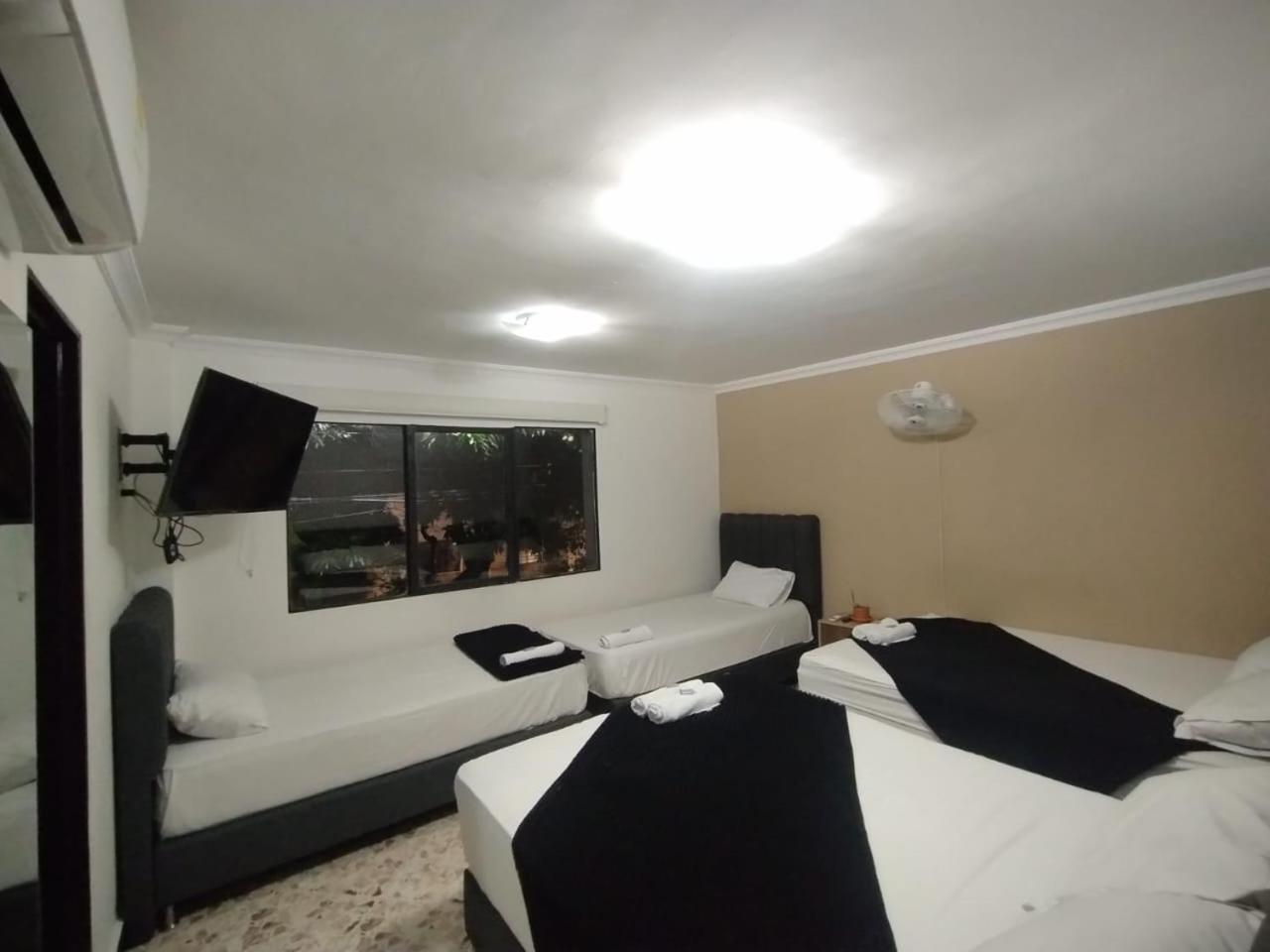 Hotel De Leon Estadio Medellin Ngoại thất bức ảnh